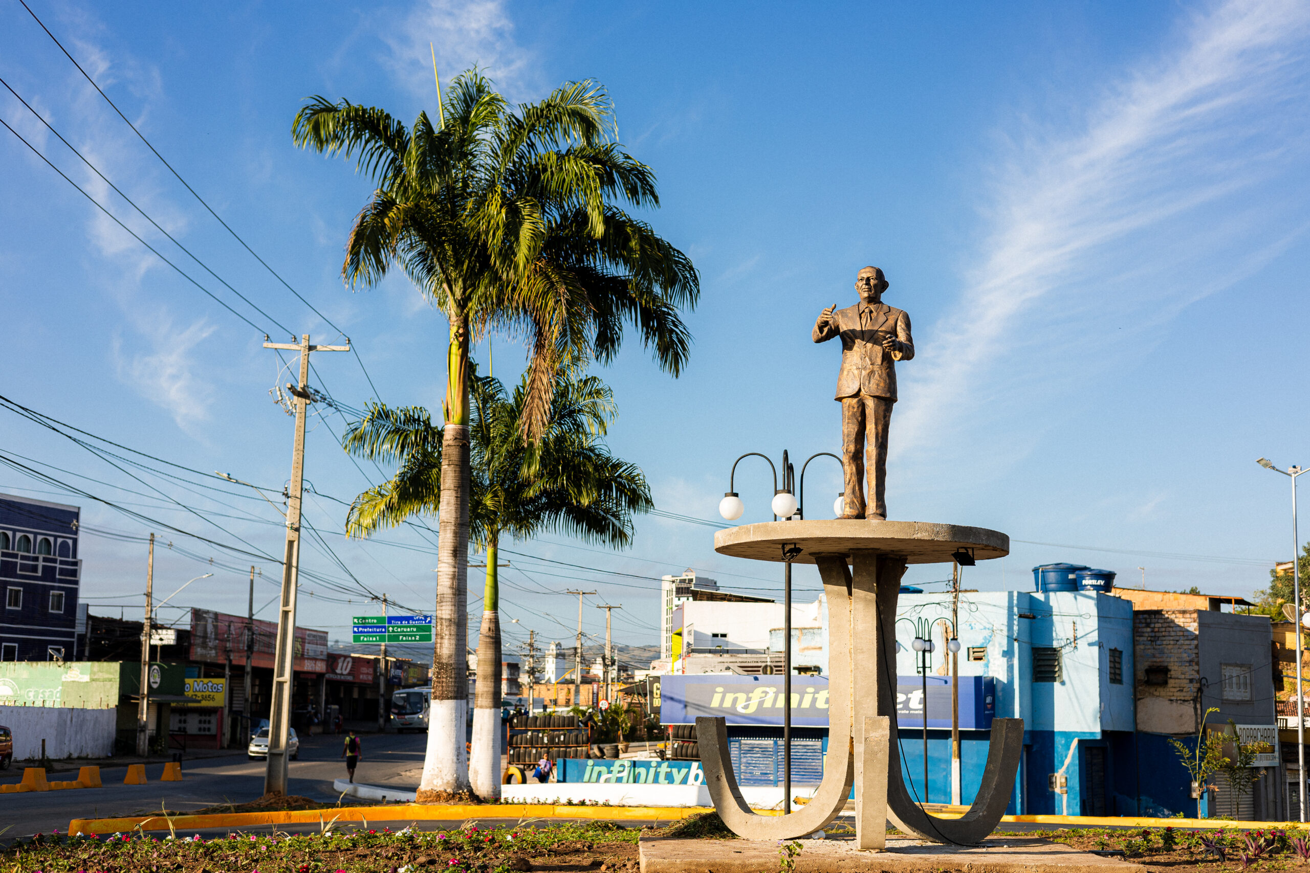 Vitória de Santo Antão ganha monumento em homenagem a João Cleofas de Oliveira