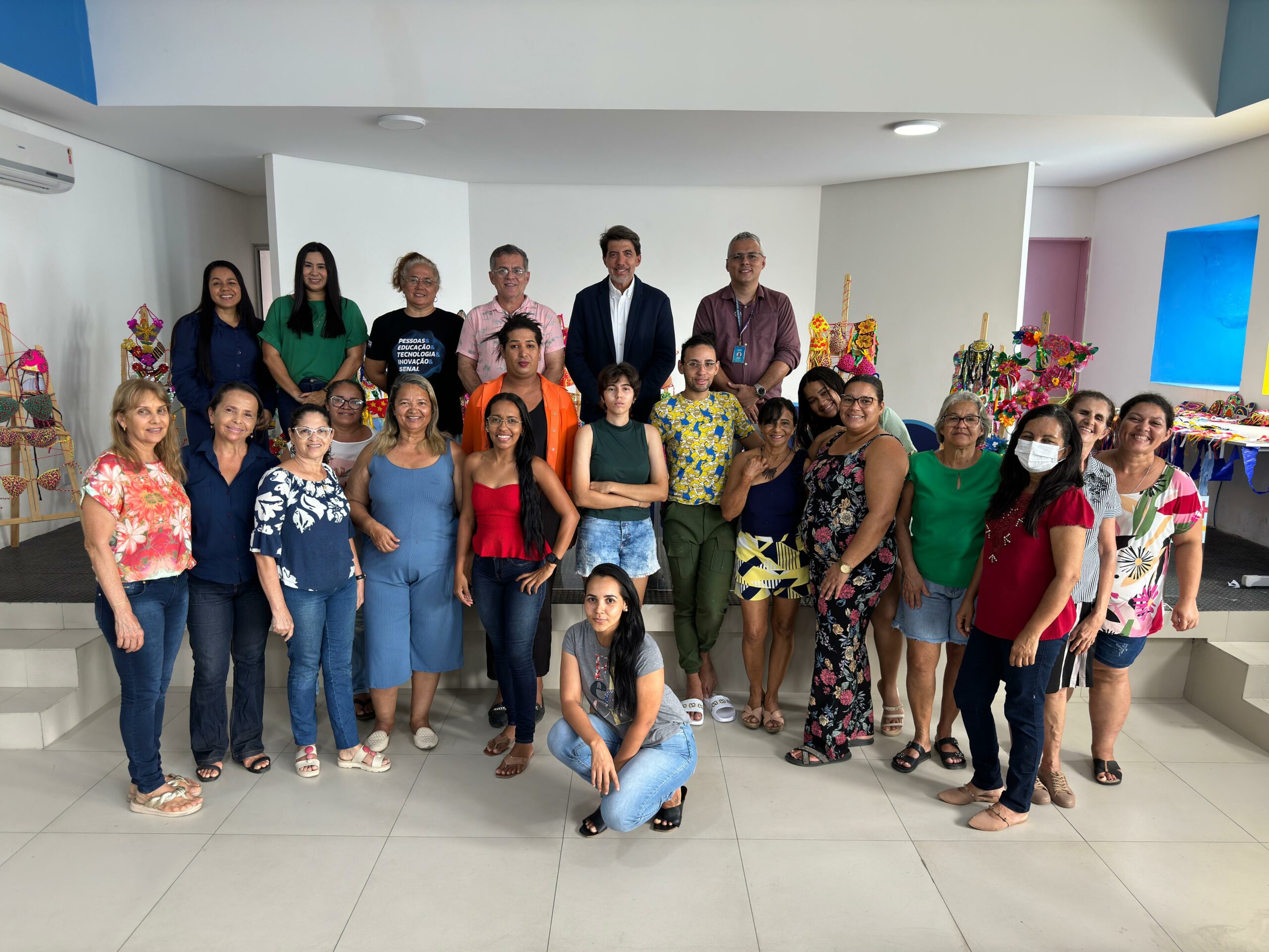 Artesãs da Vitória de Santo Antão recebem curso de adereço de Carnaval